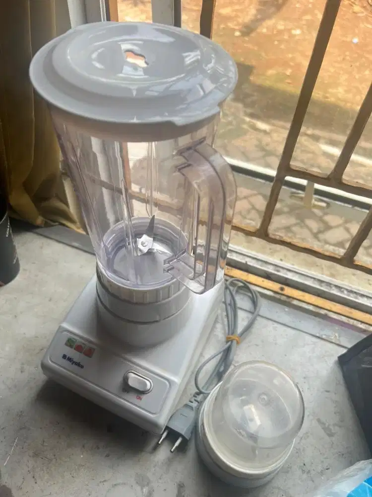 BLENDER MIYAKO PLASTIK