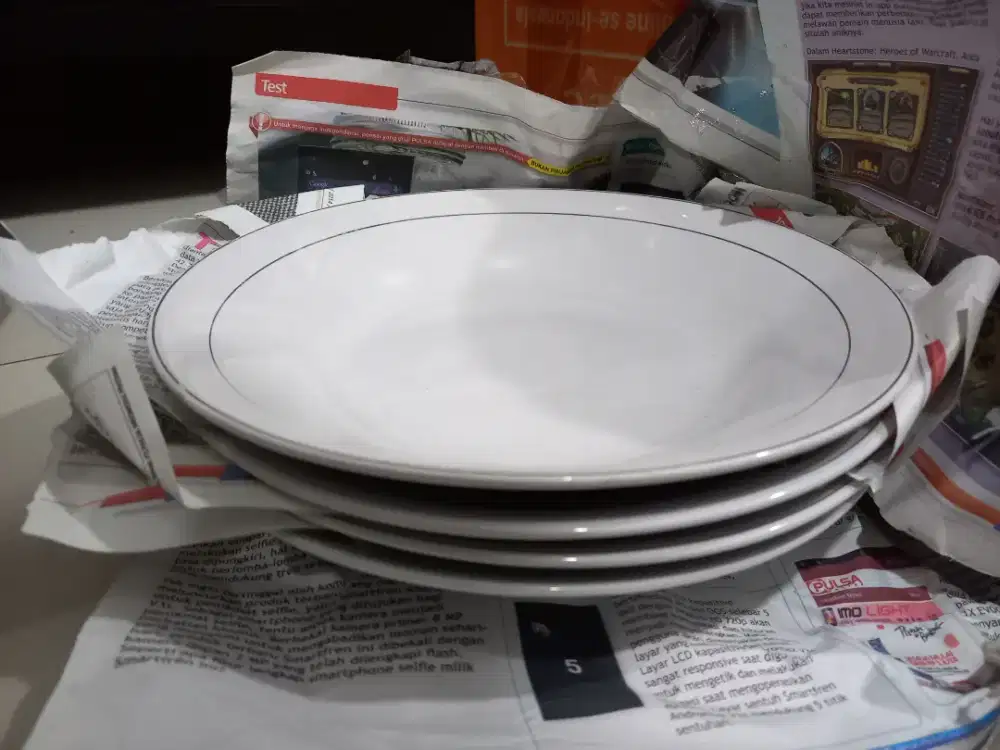 Piring keramik tebal