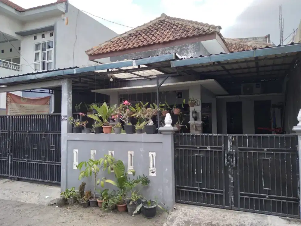 Rumah Hunian Nyaman Asri Aman LT 189 m², Luas Bangunan 220 m²