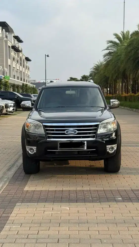 Ford Everest XLT Limited 2.5 Diesel Matic 2010 Hitam