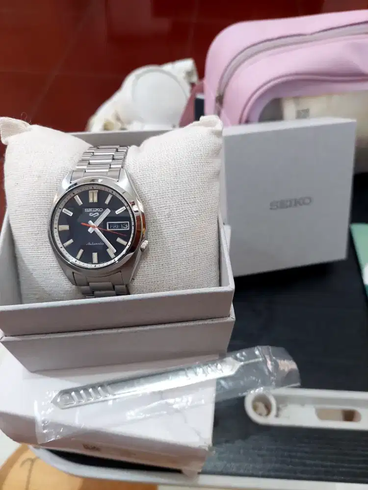 Seiko 5 twenty jewels automatic