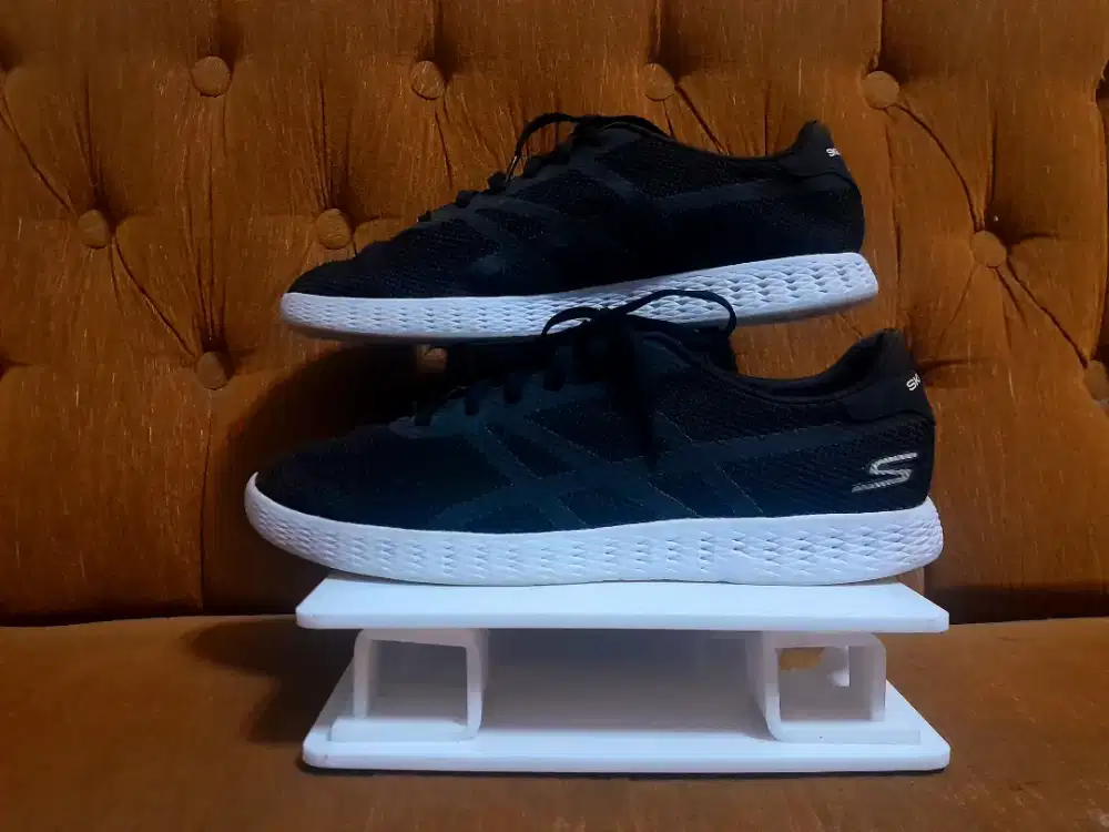 Skechers On The Go Glide