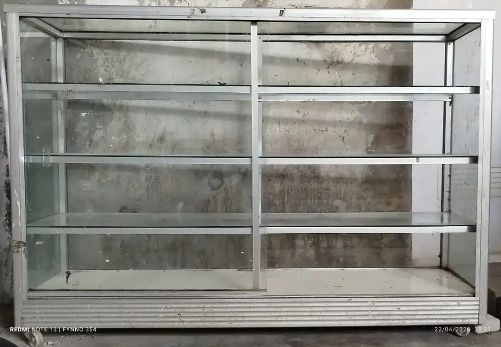 Etalase bekas murah 1,5 m x 1 m