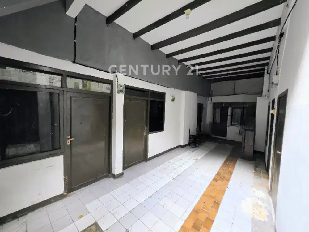 Bangunan Berupa Kos Dan 3 Ruko Dekat Universitas Dan Tempat Makan