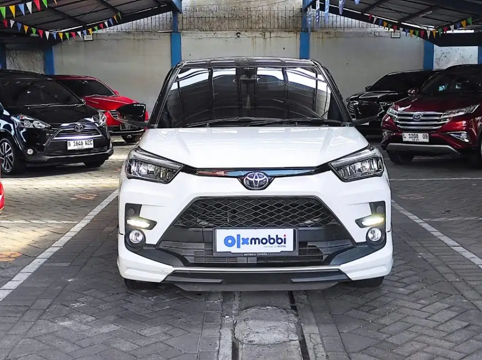 DP MINIM - Raize 1.0 GR Sport TSS Two Tone Bensin-AT OTOMATIS-2022