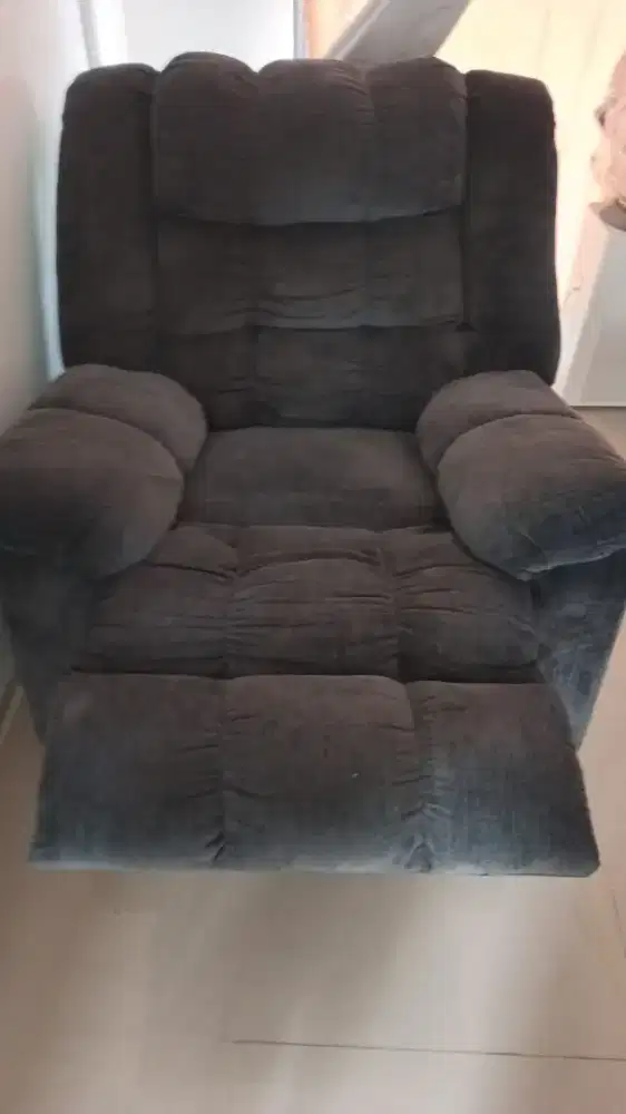 Jual sofa goyang masih bagus MURAH