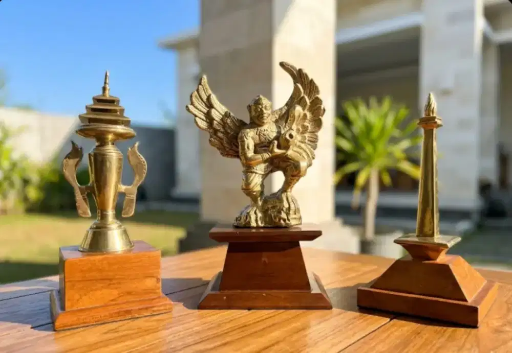 TROFI Miniatur Mewah Garuda Monas Gd Sate