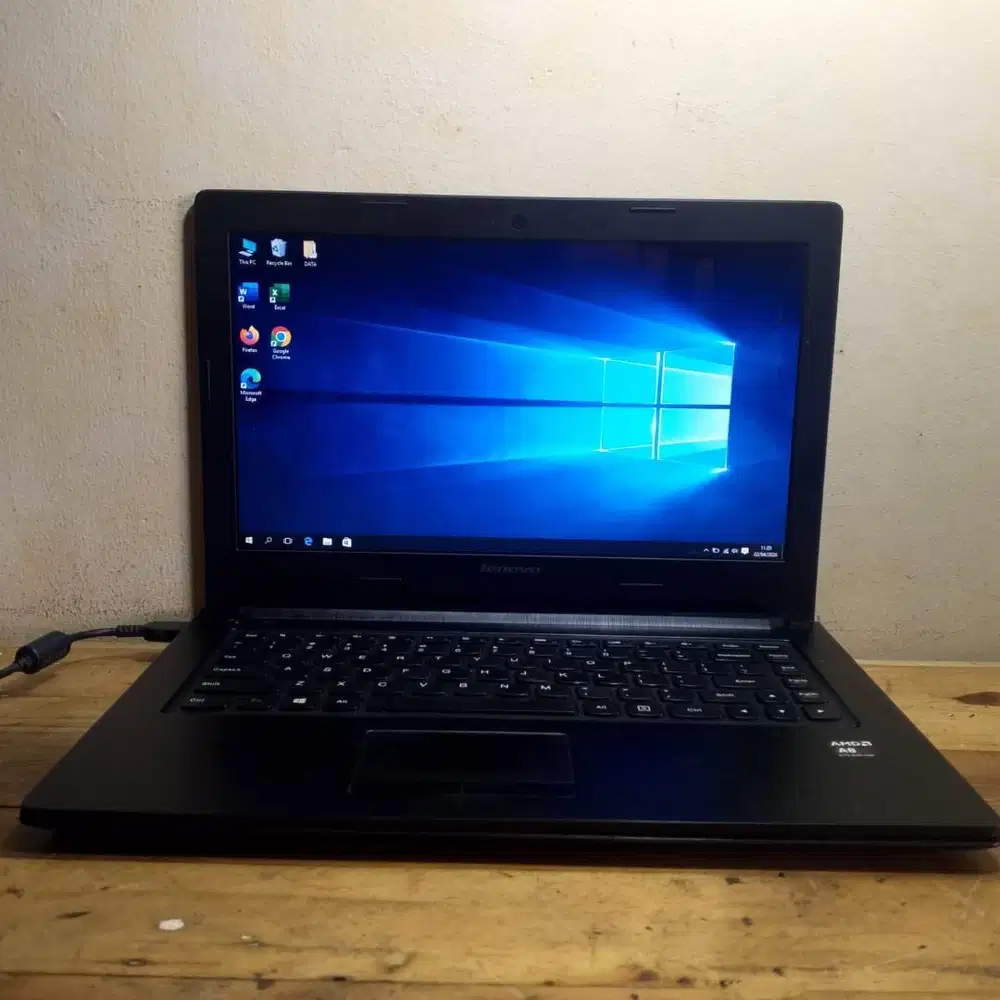 Lenovo AMD A8-5550M Ram 4 GB HDD 500 GB Dual VGA MINUS