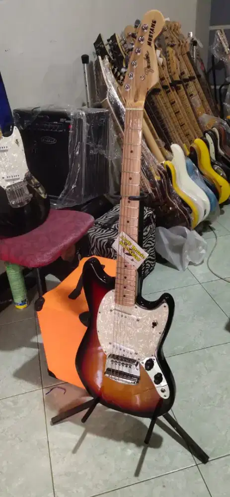 Gitar model Mustang sun brush