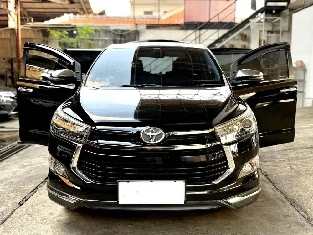 TOYOTA INNOVA VENTURER AT 2018 BENSIN