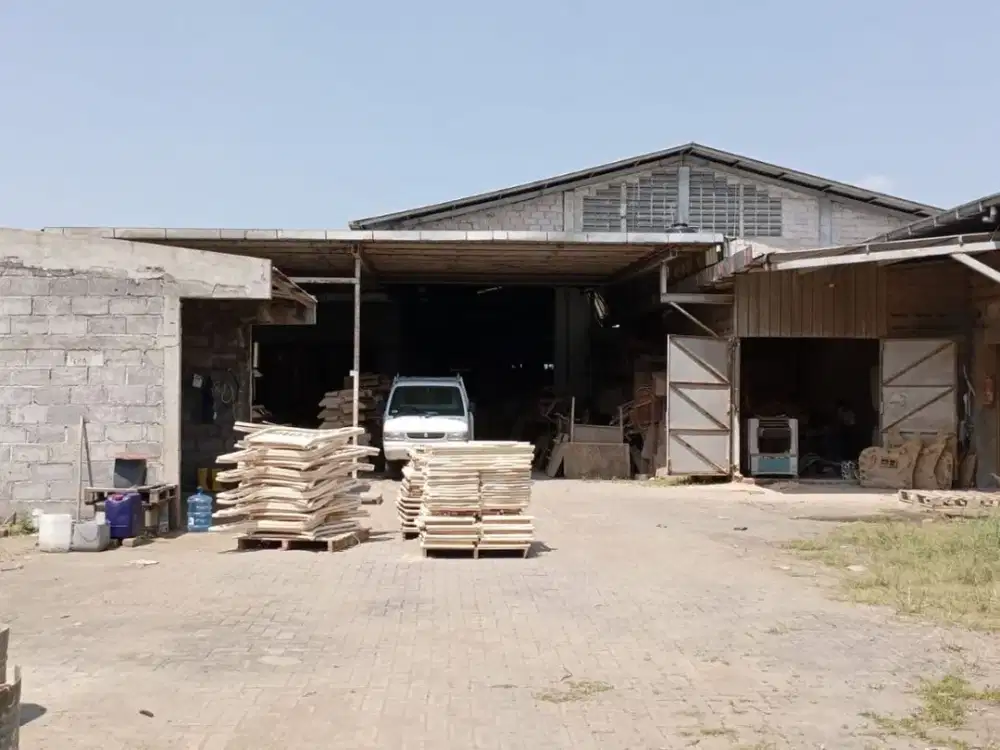 PABRIK/GUDANG MOJOKERTO*Hadap Timur  Akses Cont 40”