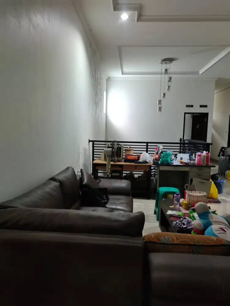 Rumah 3 Lantai Taman Holis Indah 1 Bandung Siap Huni Strategis