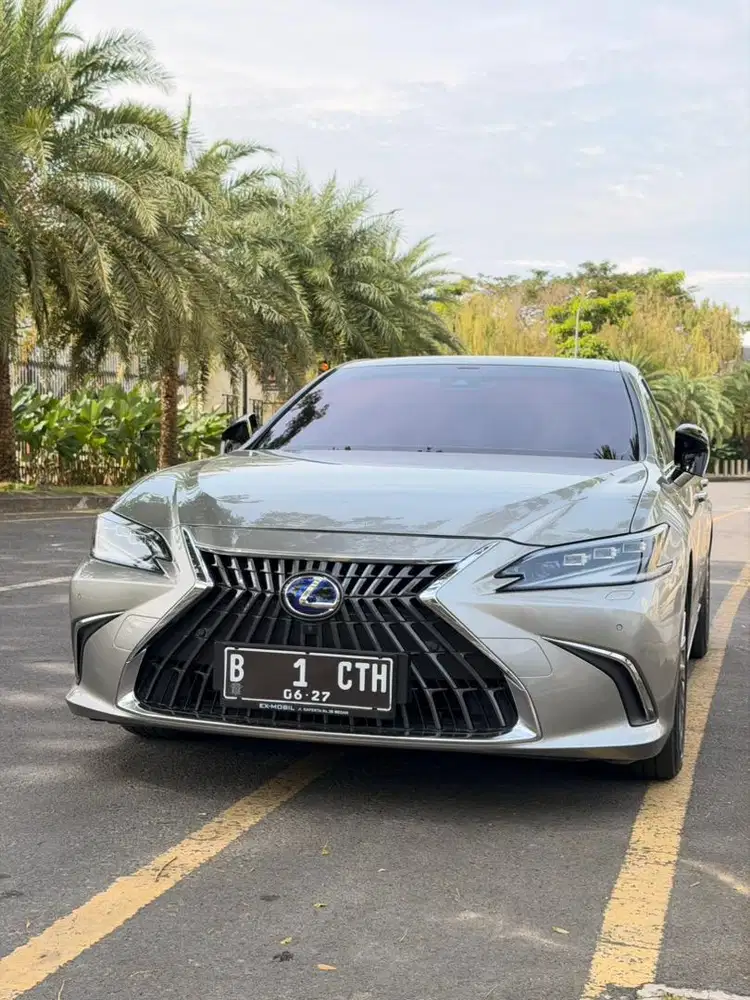 Lexus ES300 Hybrid 2022