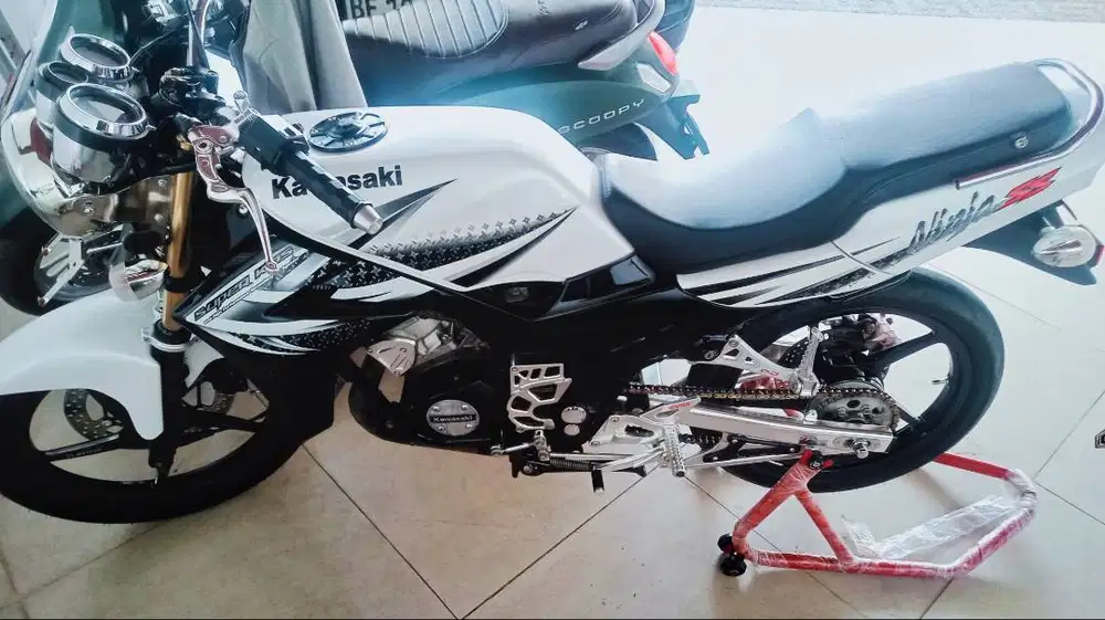 Kawasaki Ninja R 2010 fullmodif