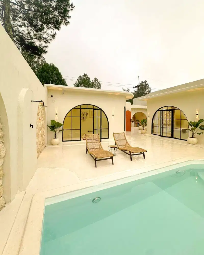 Villa Pribadi Lokasi Puncak Bogor  Megamendung Bangunan Mediteranean