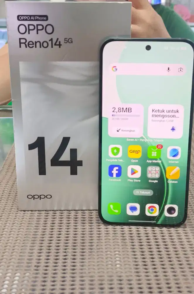 Oppo Reno 14 5G ram 12/256gb Green garansi resmi juli 2026