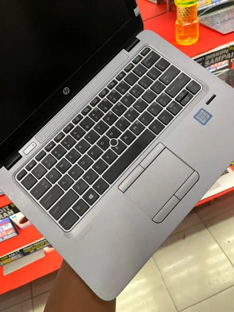 Laptop HP 820 G2