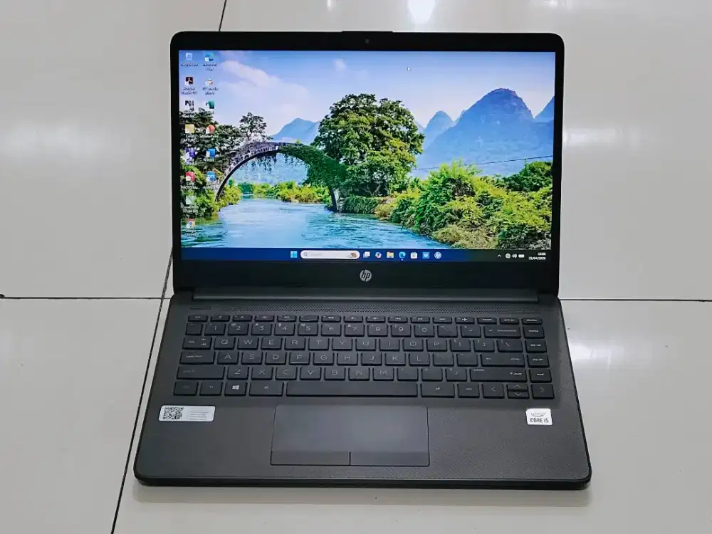 Laptop hp 240-g8 Intel core i5 gen 10 ram 8 gb ssd 256 gb radeon 620