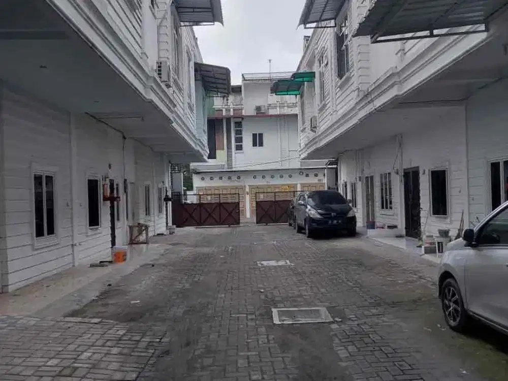 Townhouse dengan Private Workshop – Mustafa Krakatau