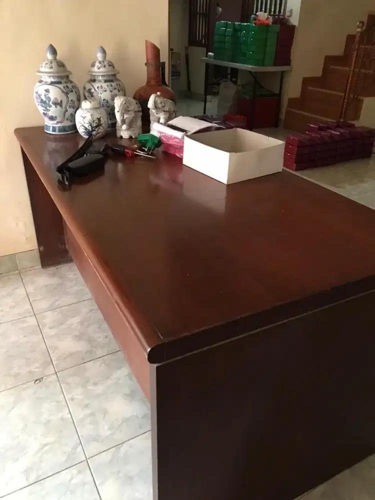 Dijual Meja kerja atau untuk lainnya ukuran besar