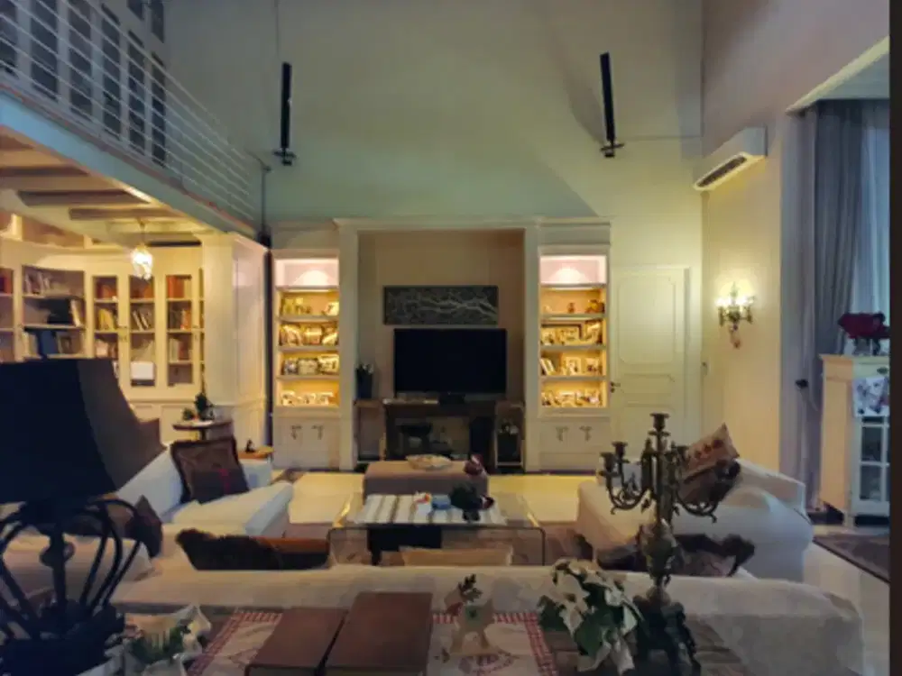 Dijual BSD GOLF  Luxurious but humble europian house with high quality