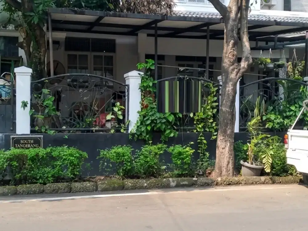 Dijual Rumah Strategis Dekat Pusat Belanja di Bintaro Tangsel Af-16339