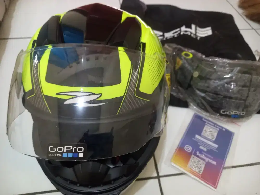 Helem zeus like new no minus