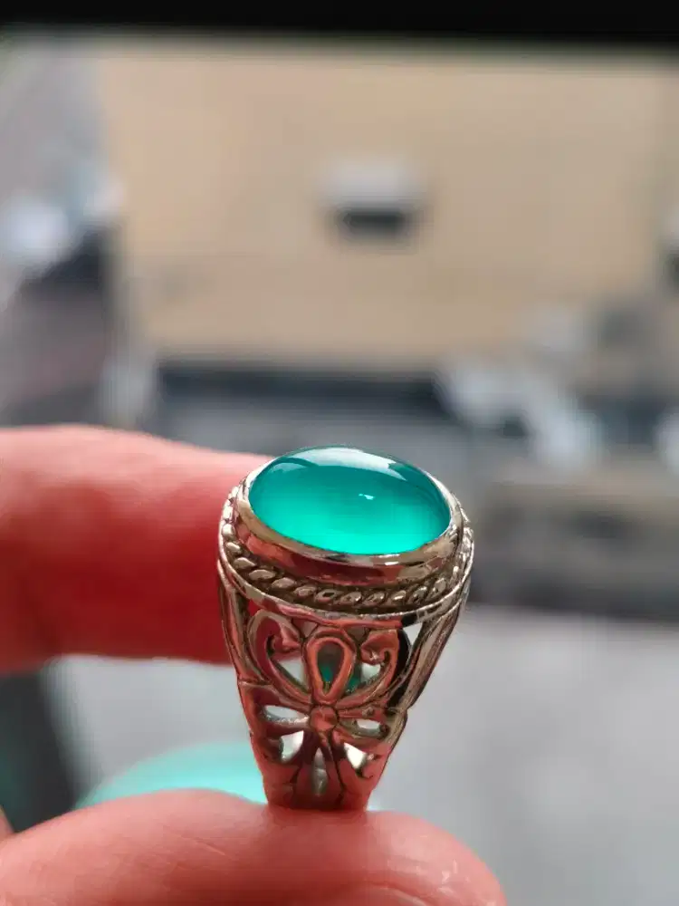 Bacan Bluish Majiko Kantoran