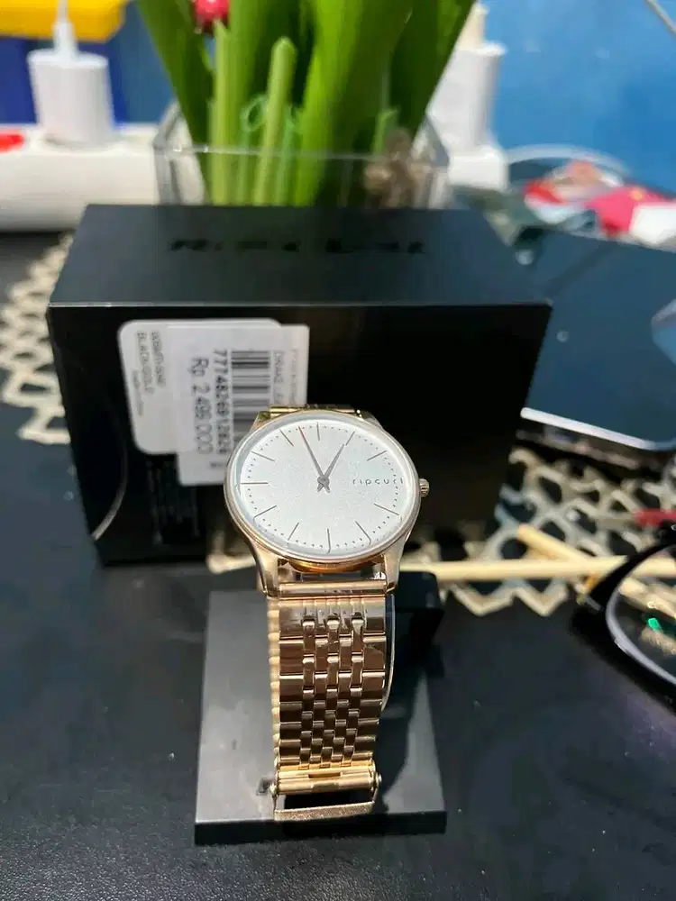 Yang tau harga jual cepat,jam ripcurl mulus normal bok&nota lengkap