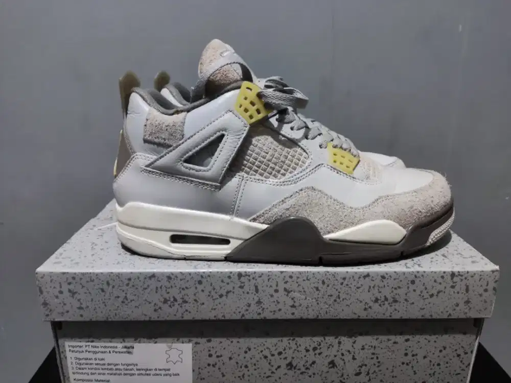 [Used] Air Jordan 4 Retro Photon Dust - EU 42.5