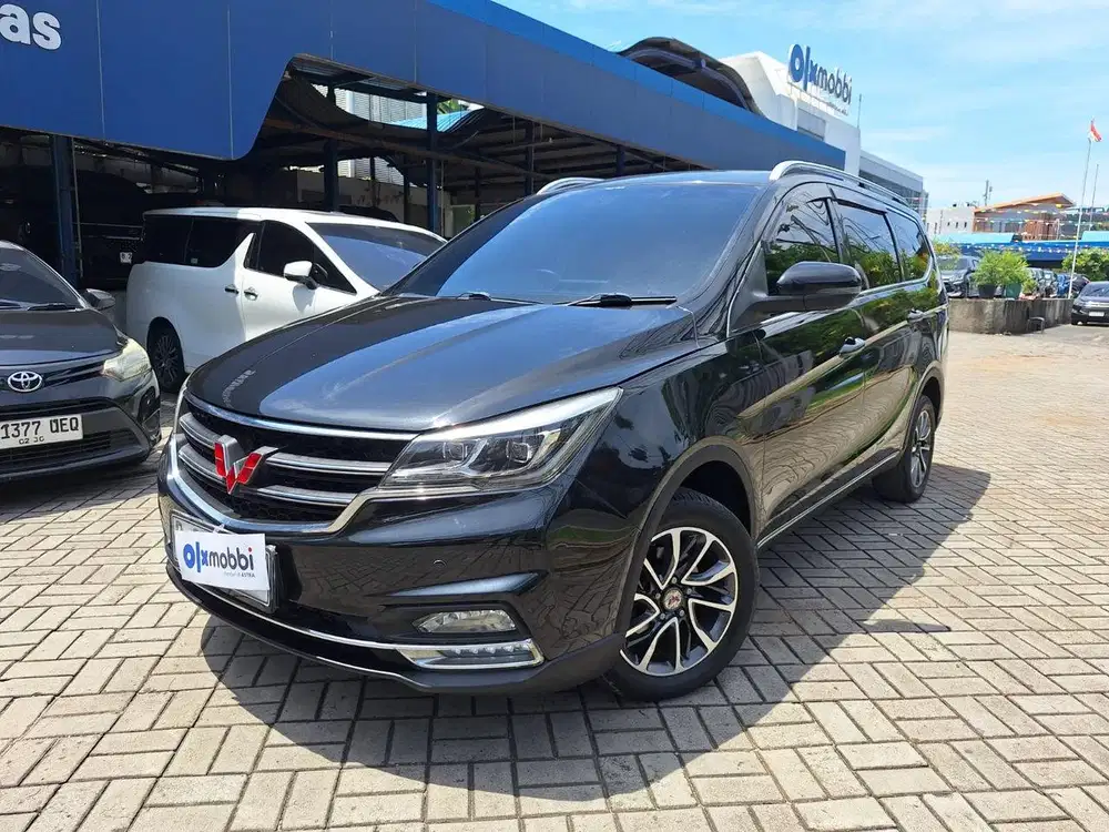 DP 1 JUTA Wuling Cortez 1.5 CT L Bensin-AT 2019 Hitam CPKHB