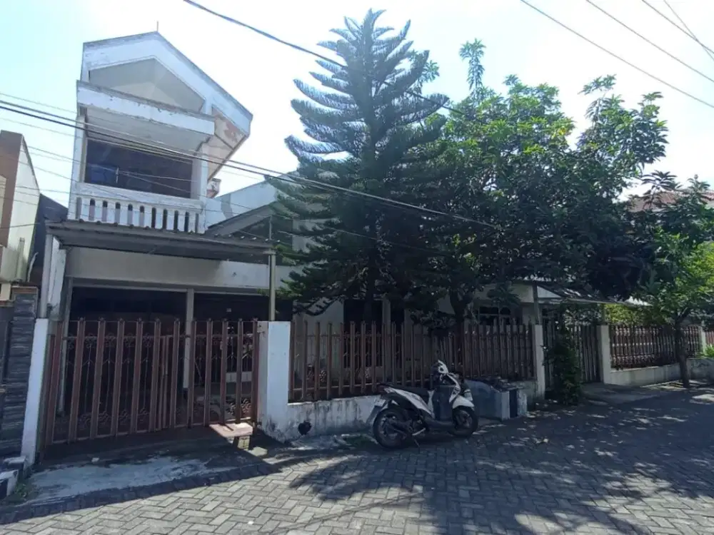 Harga Murah Under Market Rumah Strategis di Manyar Kertoadi, Surabaya Timur