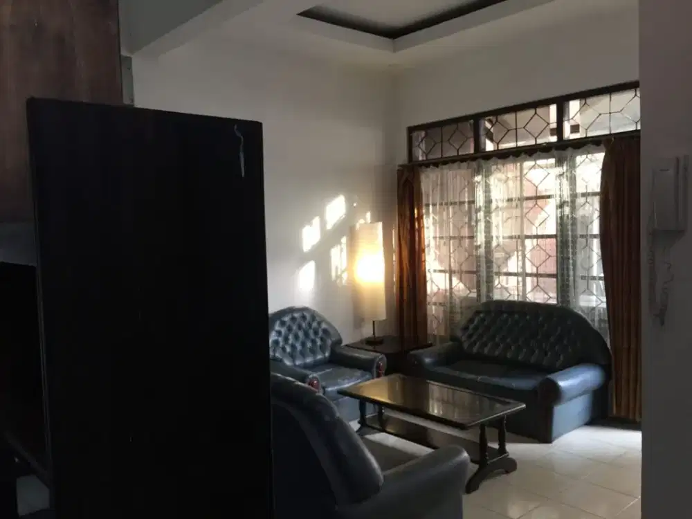 DI JUAL RUMAH TINGGAL FULL FURNISHED, Area Strategis Jakarta Pusat