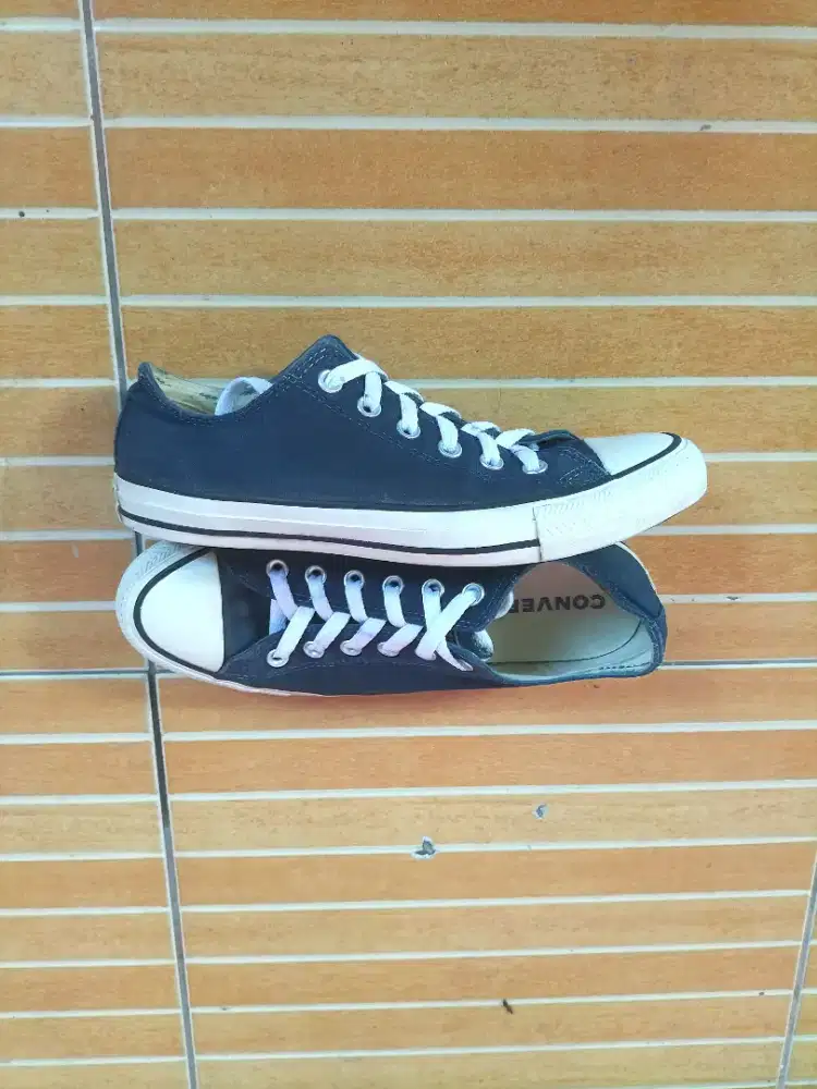Converse navy uk.40