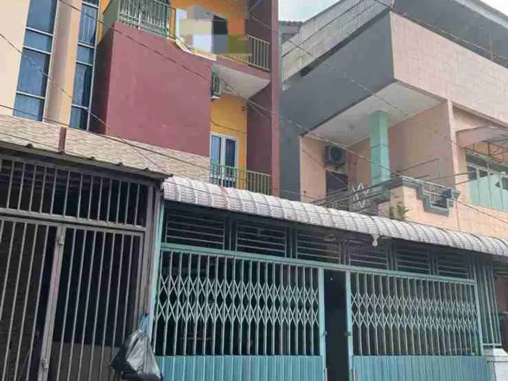 Dijual Townhouse 3 lantai Kemang Manis