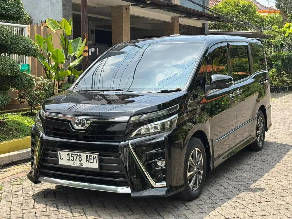 DIJUAL TOYOTA VOXY 2.0 MATIC 2020 TERMURAH
