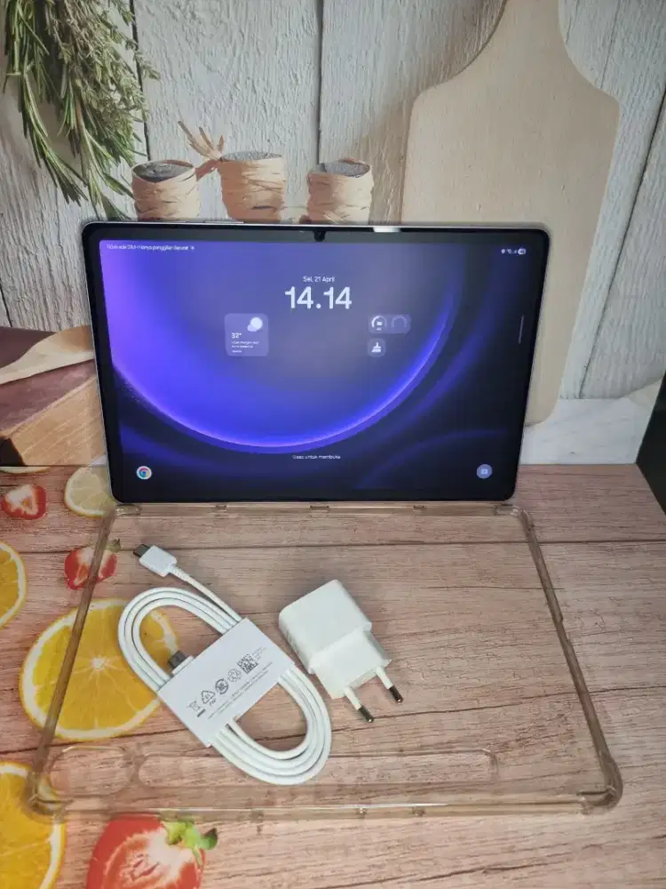 Jual tab SAMSUNG TAB S9 fe 5g likenew mulus sudah pakai SIM grns resmi