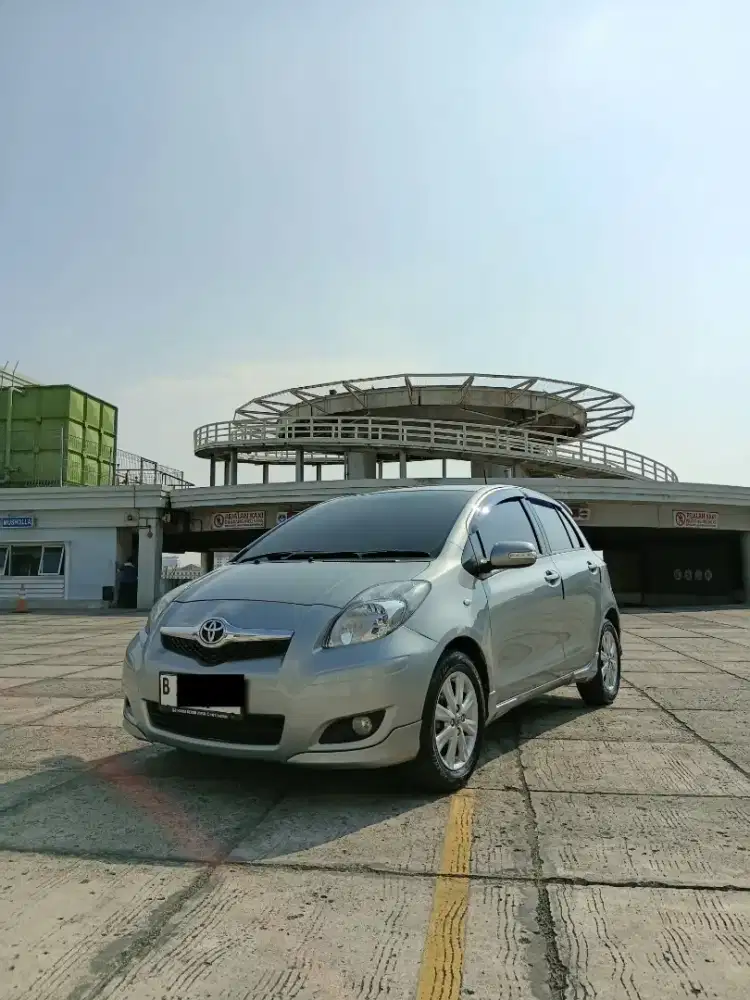 TOYOTA YARIS 2011 E MATIC 1.5