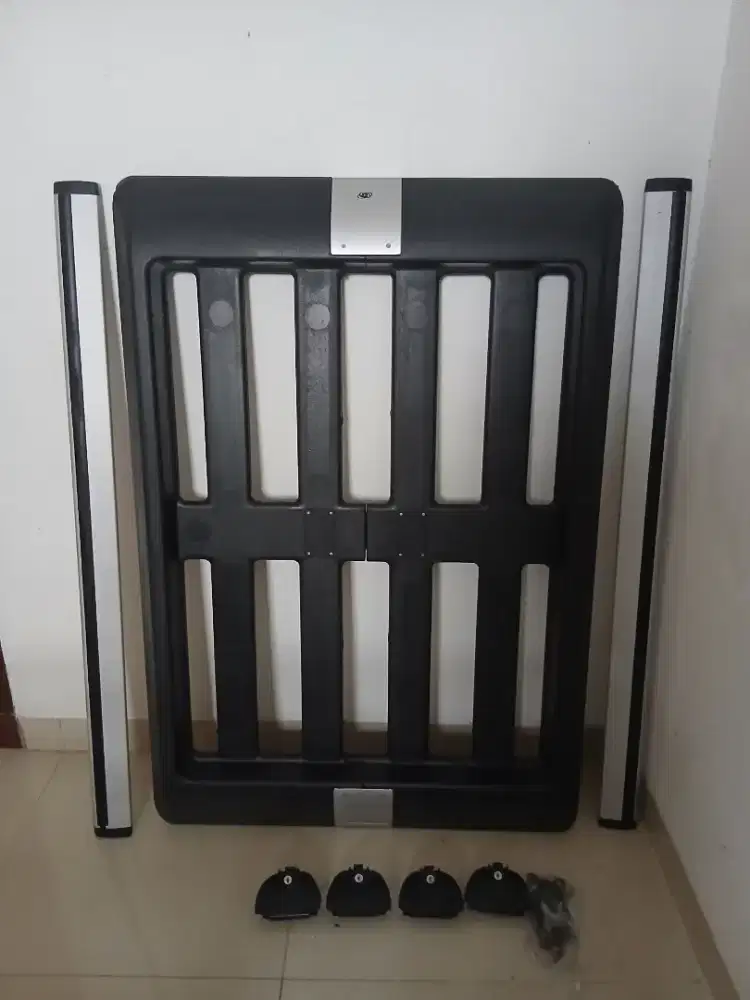 Rak Bagasi Atas Mobil merk Montana plus Kaki dan Penjepit