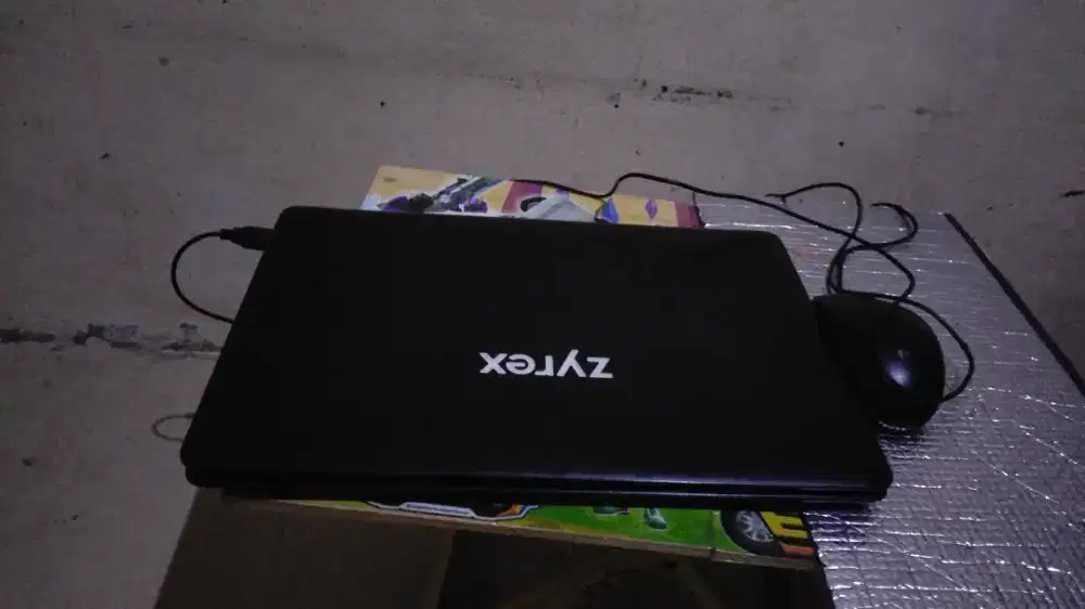 Laptop zyrex second