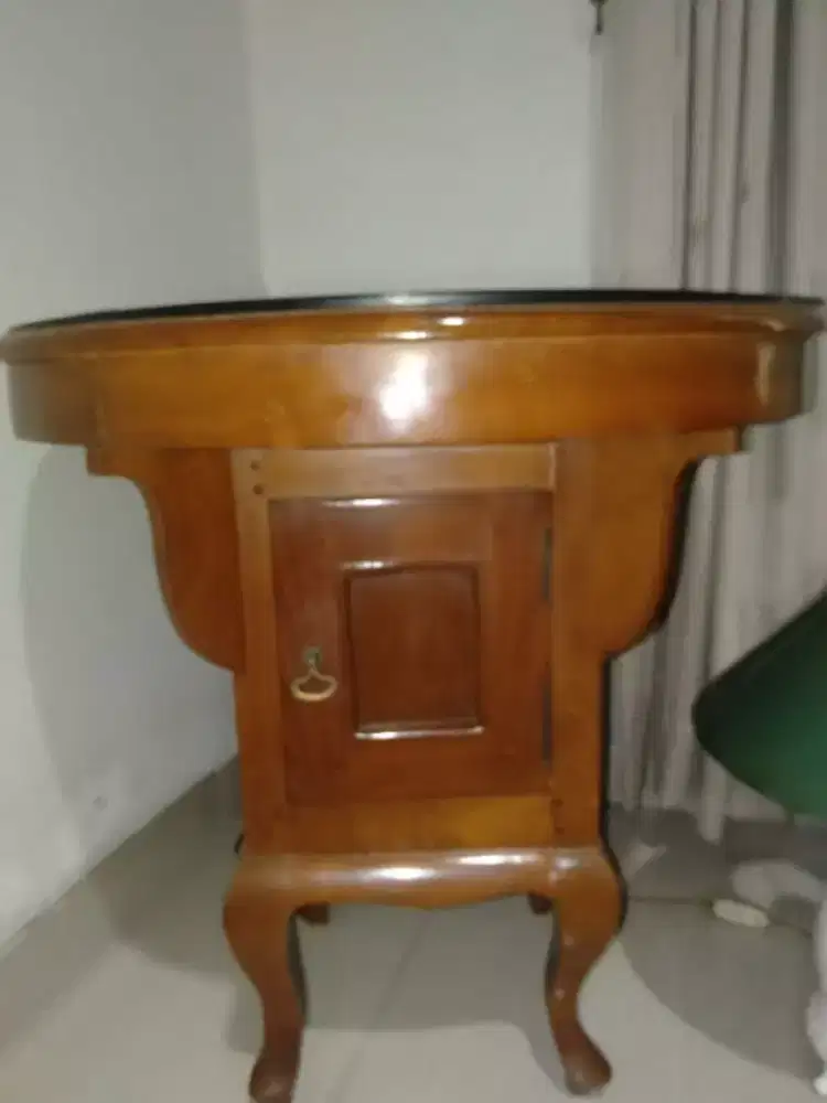 Meja sudut jati antik