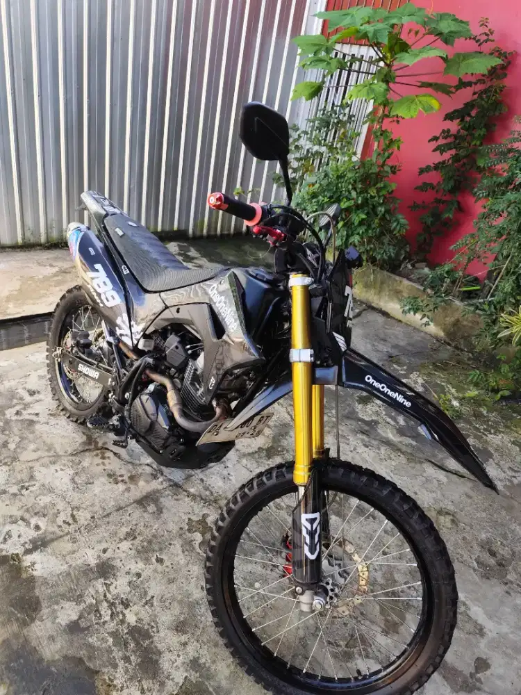 HONDA CRF 2023 MERAH HITAM
