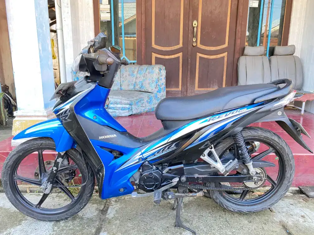 Dijual motor Revo Absolute 2011