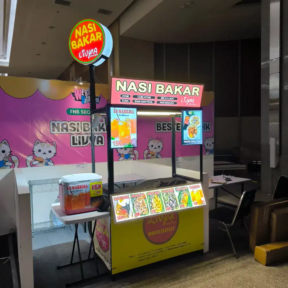 Pegawai untuk jaga stand makanan di pujasera