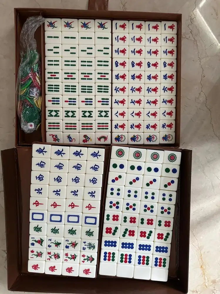 Mahjong set Bahan Putih Gading pamakaian sekali saja, masih mulus