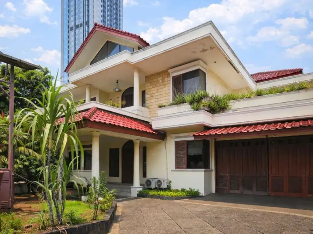 Rumah Besar fasilitas lengkap di cilandak Jakarta