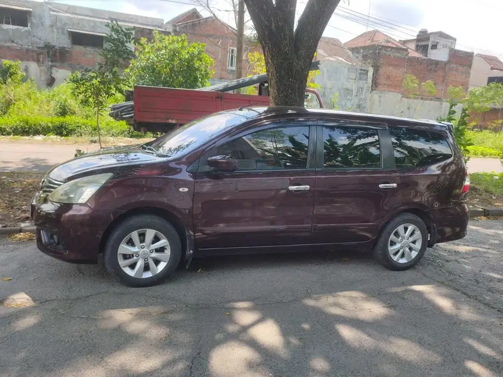 DIJUAL NEGO GRAND LIVINA MATIC TAHUN 2013 JARANG DIPAKAI KM 160.000