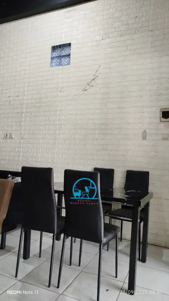 Promo!!  Meja makan siap antar