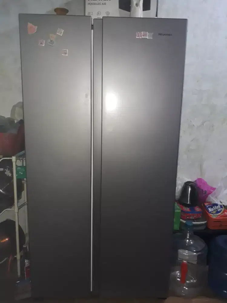 Kulkas SBS merk Hisense