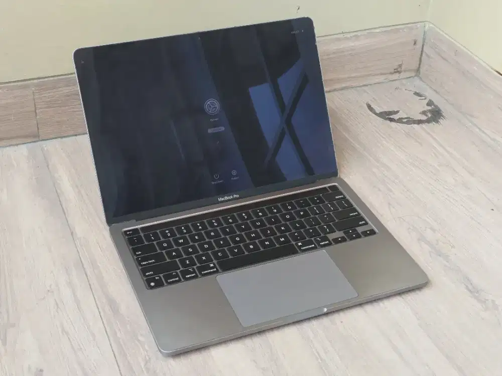 Jual  Macbook Pro 2020 Touchbar Kondisi nyala Lcd Rusak ,Lock